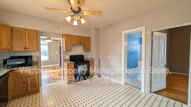 Building Photo - 2102 W Kiowa St