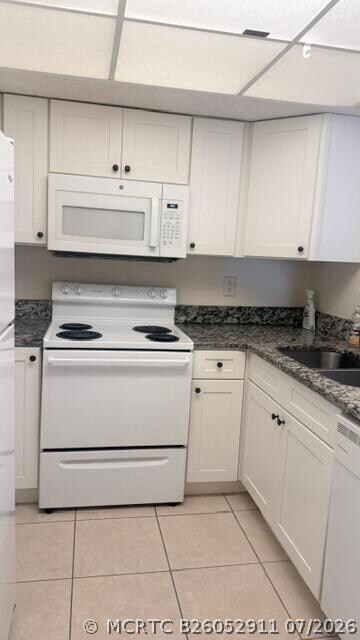 Building Photo - 1520 SE Royal Green Cir