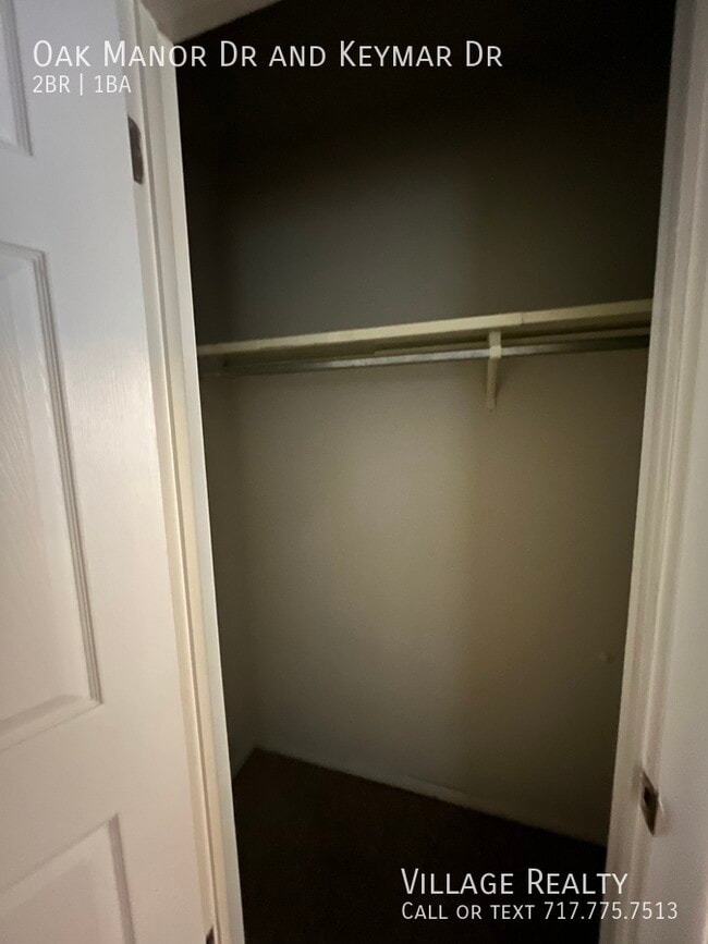 Building Photo - 176 Oak Manor Dr