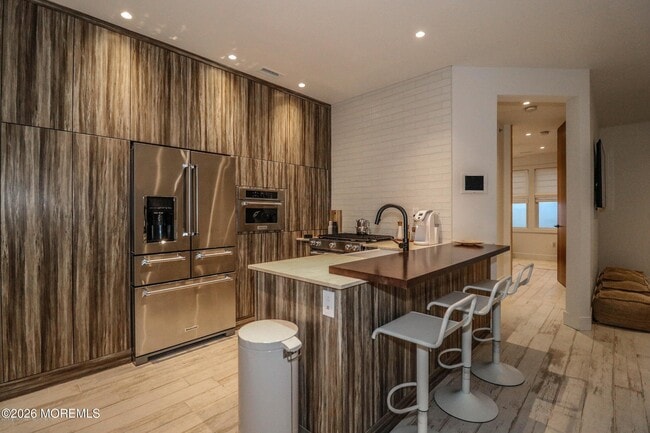 Building Photo - 33 Cooper Ave