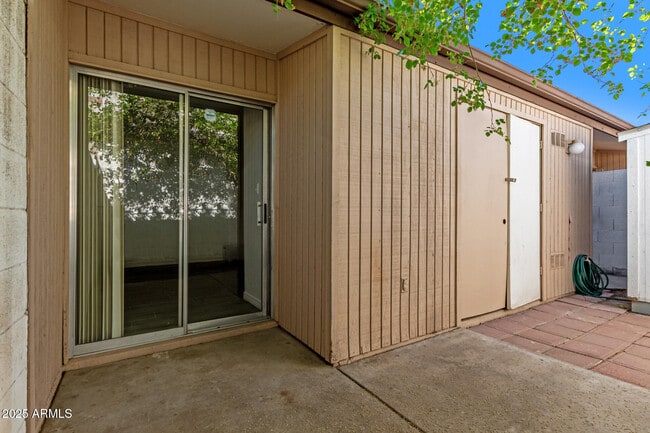 Building Photo - 1622 E Campbell Ave