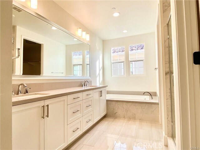 Building Photo - 222 Parkwood