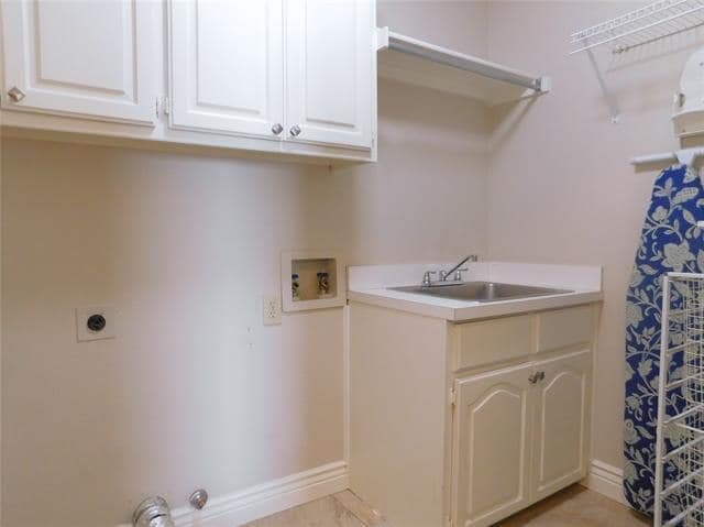 Building Photo - 2765 Fernwood Dr