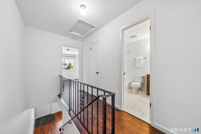 Building Photo - 14 Ferris Ave