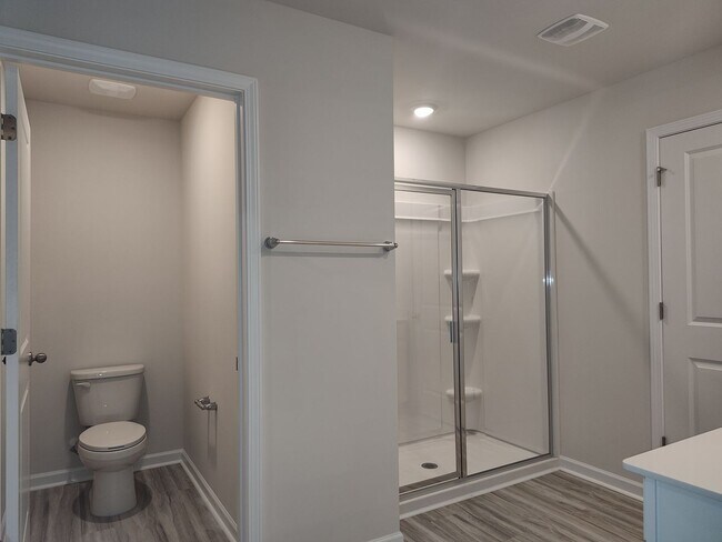 Building Photo - Beautiful New  Build Home located in the S...