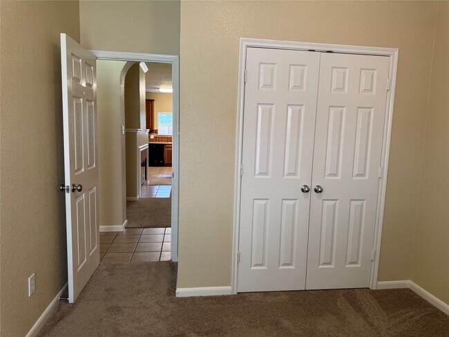Building Photo - 21307 Springbrook Hollow Ct