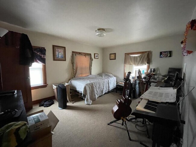 Building Photo - 1323 N 21st St