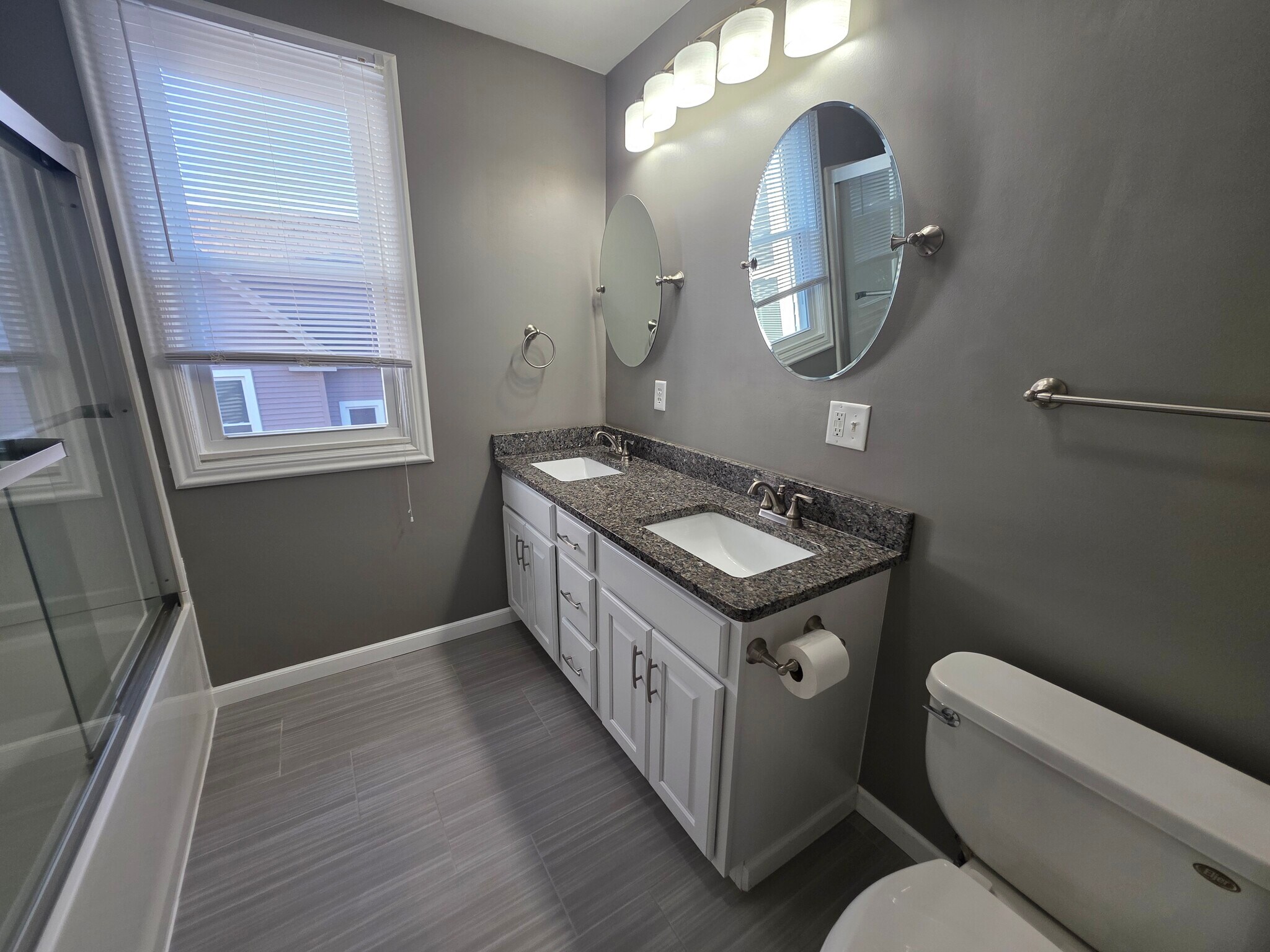 Building Photo - 701 Wilson St