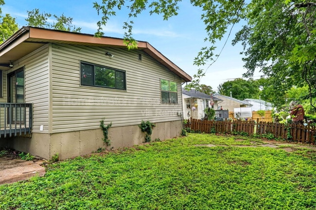 Building Photo - 368 Cameron Rd