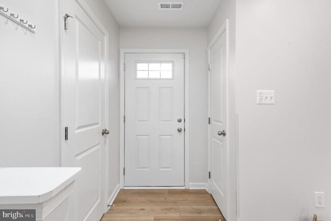 Building Photo - 7233 Statesman Blvd