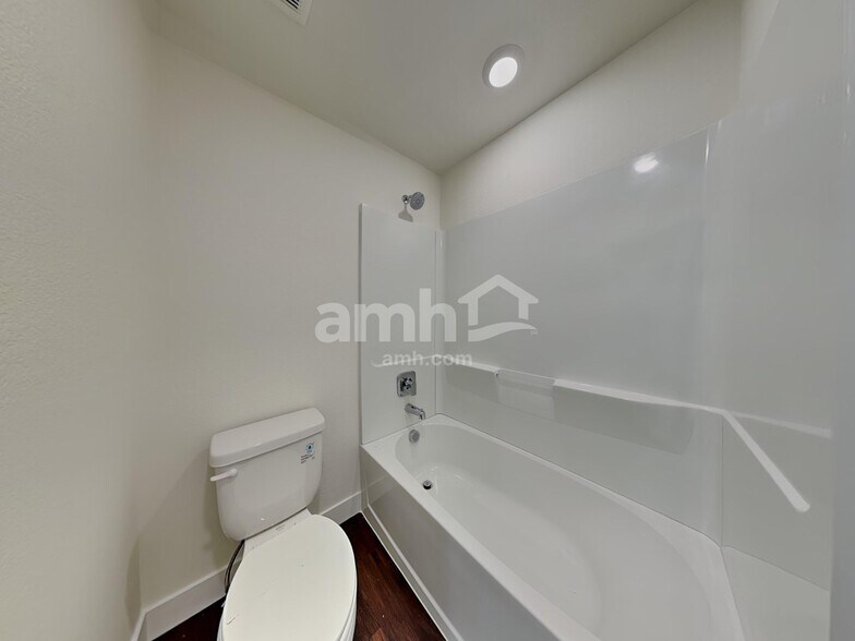 Building Photo - 11654 Broken Top Dr