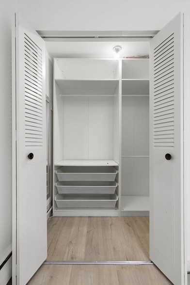 Building Photo - 11 Crescent Dr