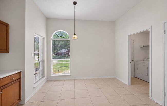 Building Photo - 19635 Vernier Woods Ln