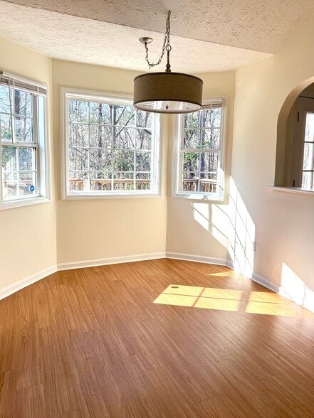 Building Photo - 106 Wesley Way