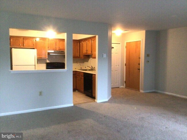 Building Photo - 108 Wrangel Ct