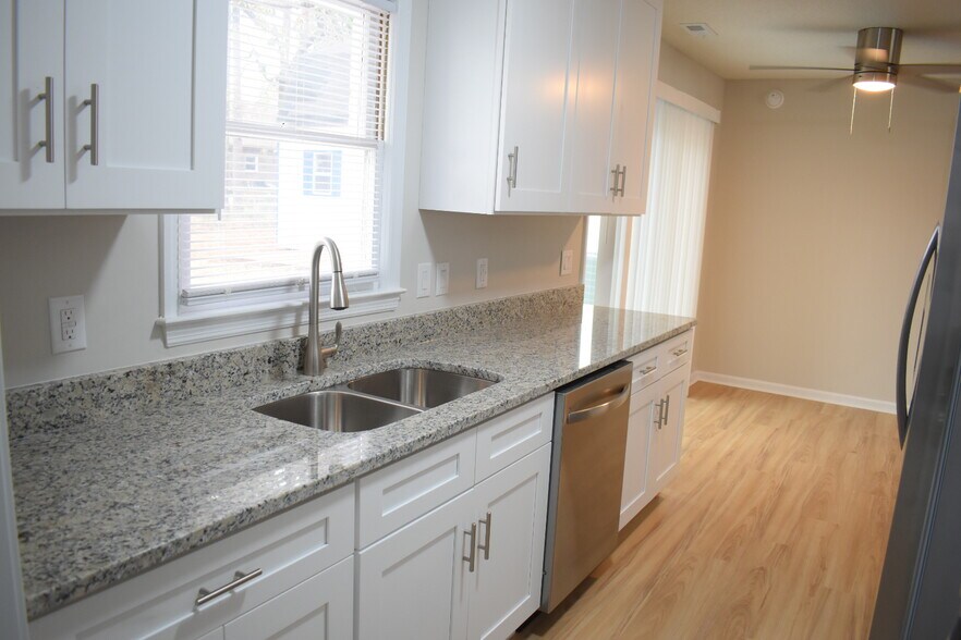 Building Photo - 4839 Berkley Dr