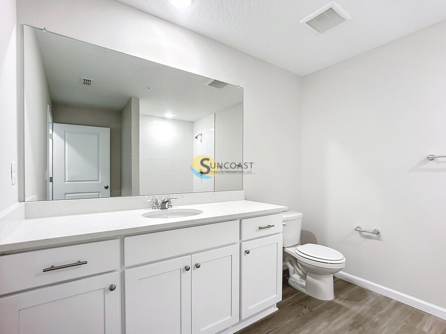 Building Photo - 6451 Breezy Oaks Wy