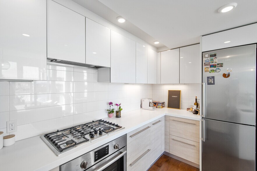 Building Photo - 555 Fulton St