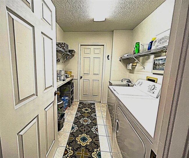 Building Photo - 8116 Rhanbuoy Rd