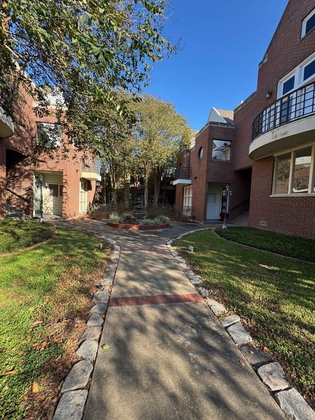 Building Photo - 11842 Taylorcrest Rd