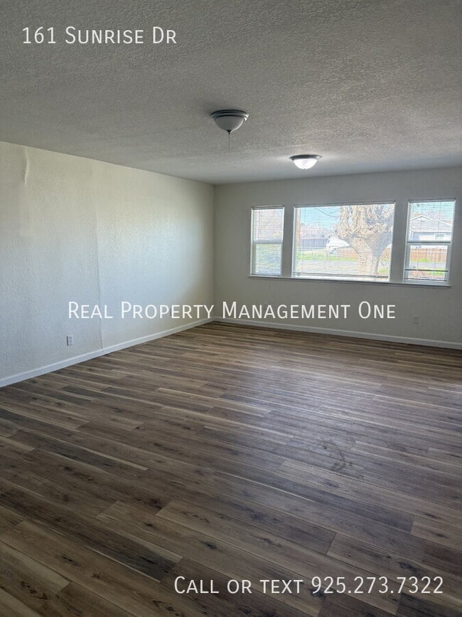 Building Photo - 161 Sunrise Dr