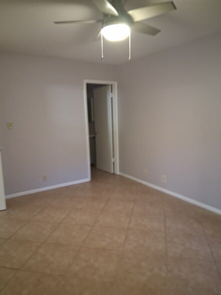 Building Photo - 9031 W Elm St