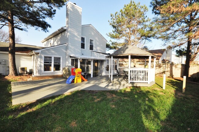 Building Photo - Landstown Lakes