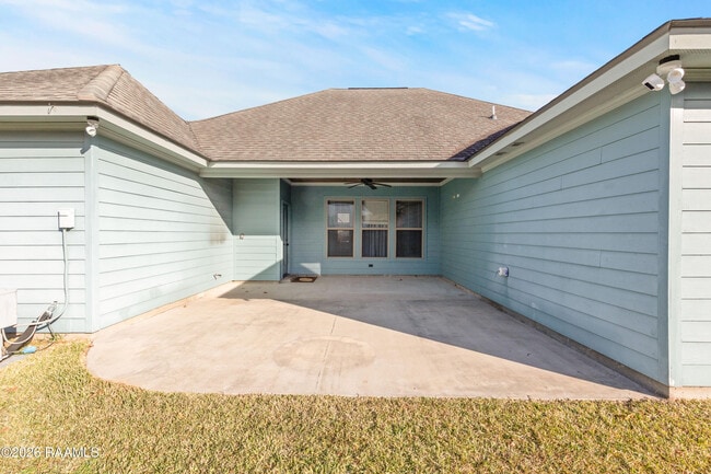 Building Photo - 110 Olivewood Dr