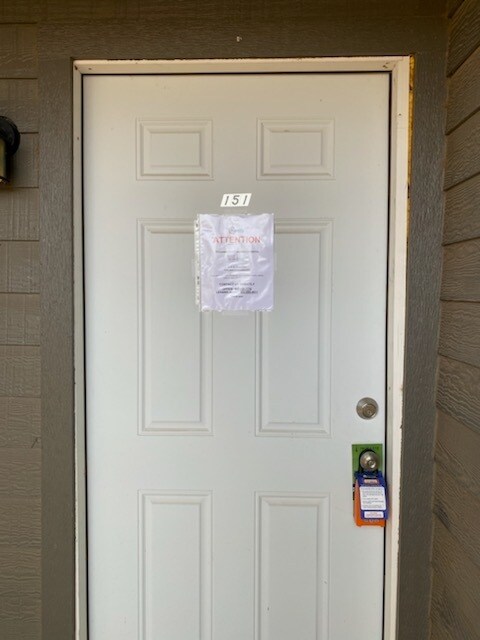 Building Photo - 2 story 1 bed 1.5 bath towhome