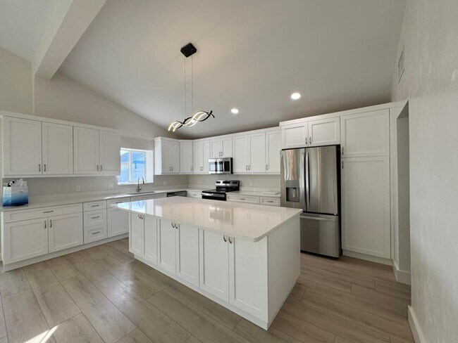 Building Photo - 2/2 plus Bonus Room in Ormond By the Sea