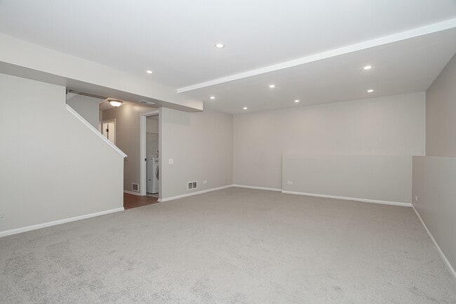 Building Photo - 2352 Dawson Ln