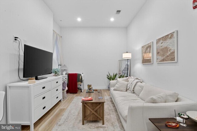 Building Photo - 1415 Locust St