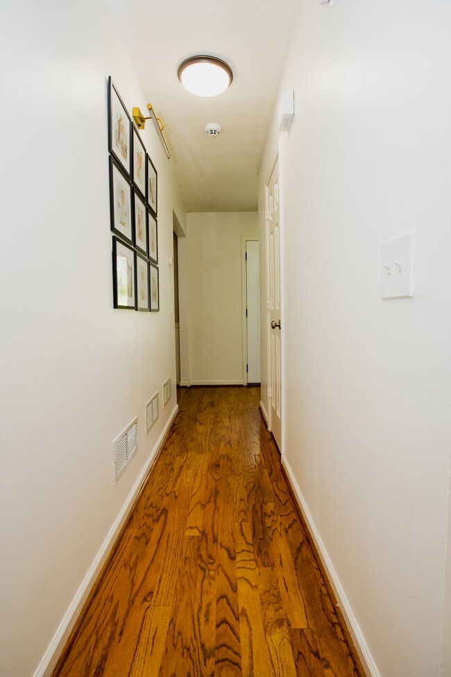 Building Photo - 4569 Hickory Forest Dr NW