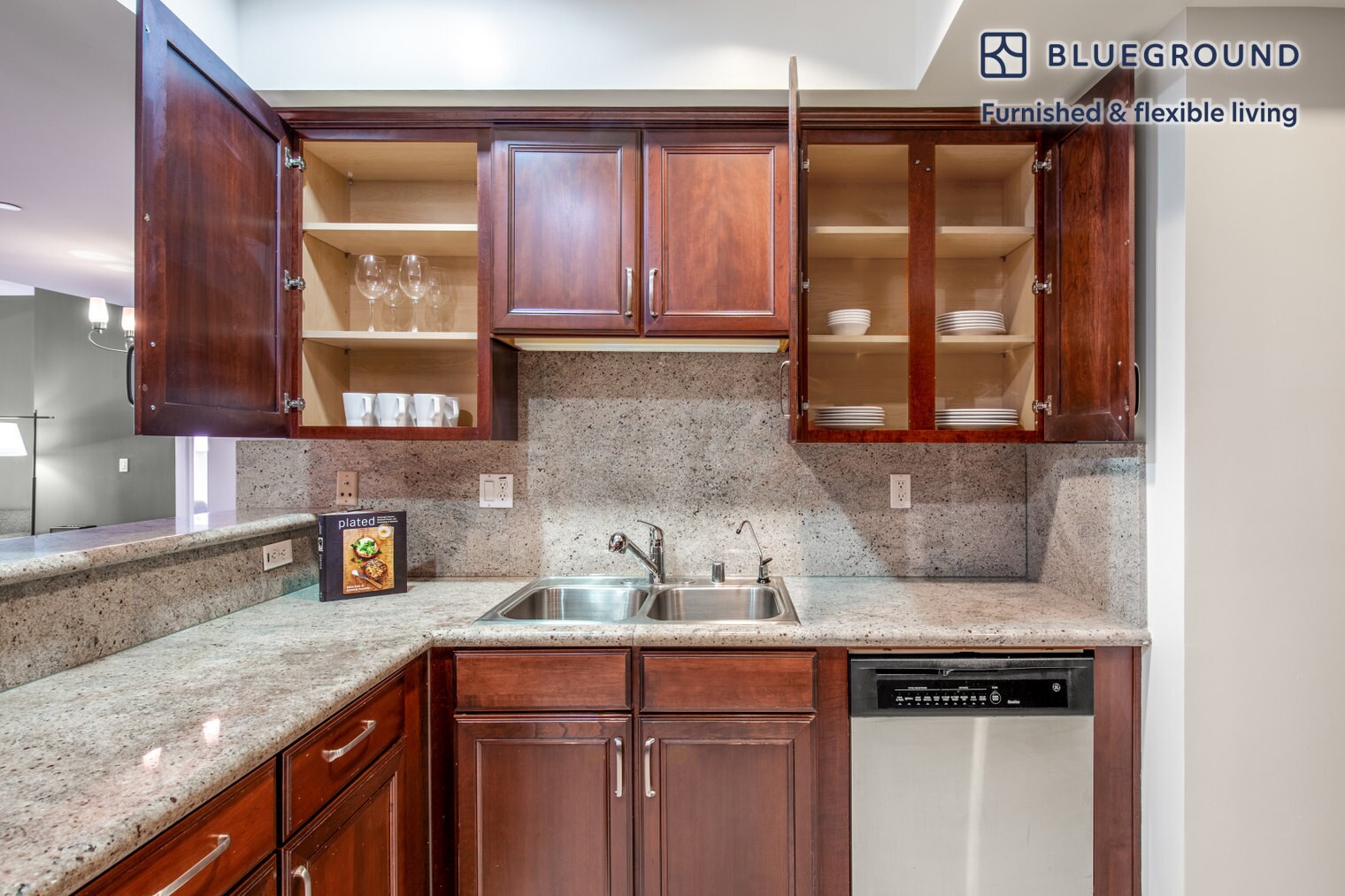 Building Photo - 1212 McClellan Dr