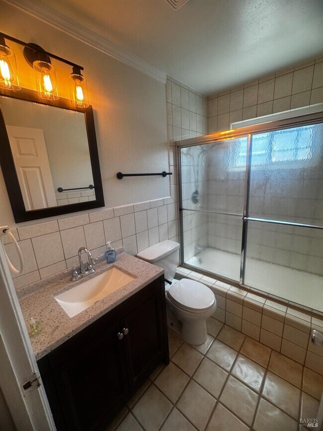 Building Photo - 543 Silver Dr