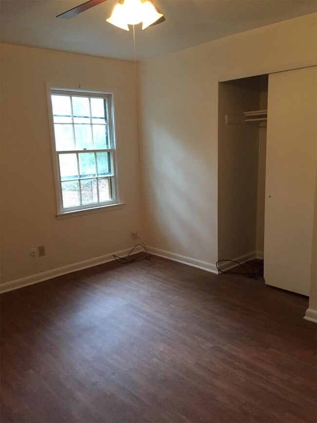 Building Photo - 520 Mimosa Pl