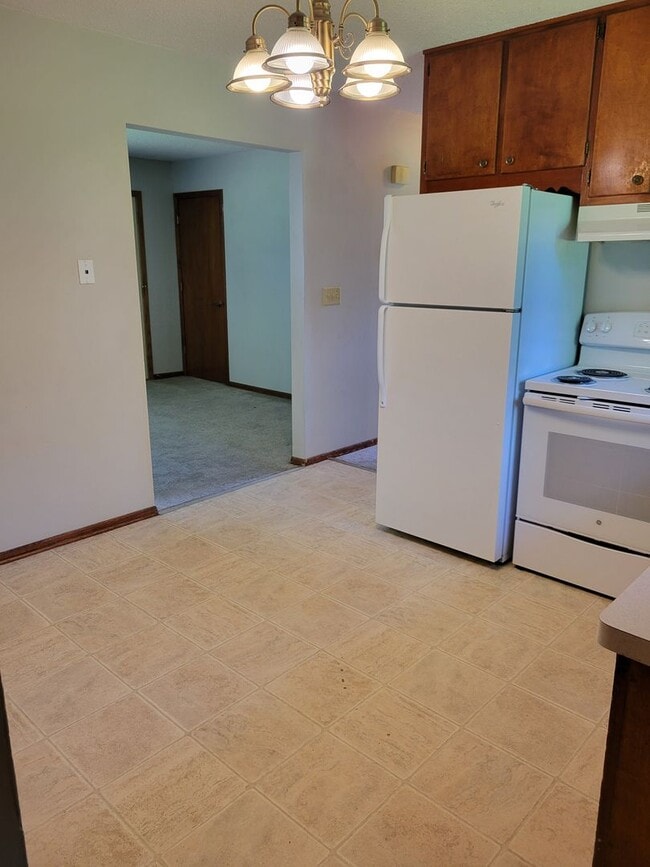 Building Photo - 2 Bedroom Duplex