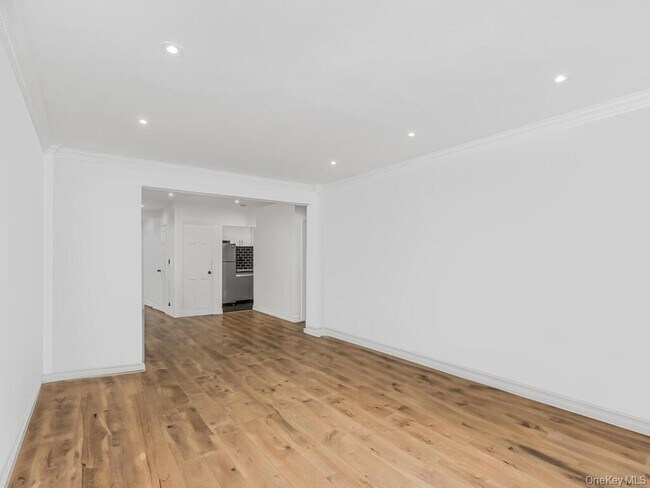 Building Photo - 800 Bronx River Rd