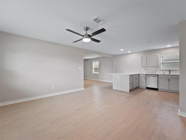 Building Photo - 421 S Interurban St