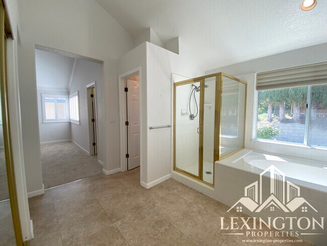 Building Photo - 6118 Cameo Dr