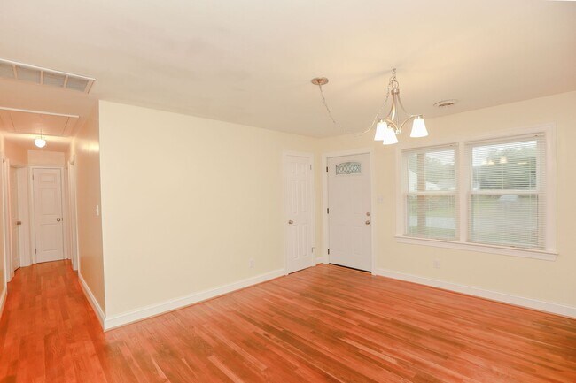 Building Photo - Gorgeous home rental in Virginia Beach!
