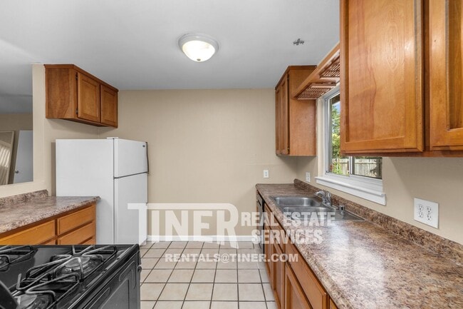 Building Photo - 4053 Cornelia Way