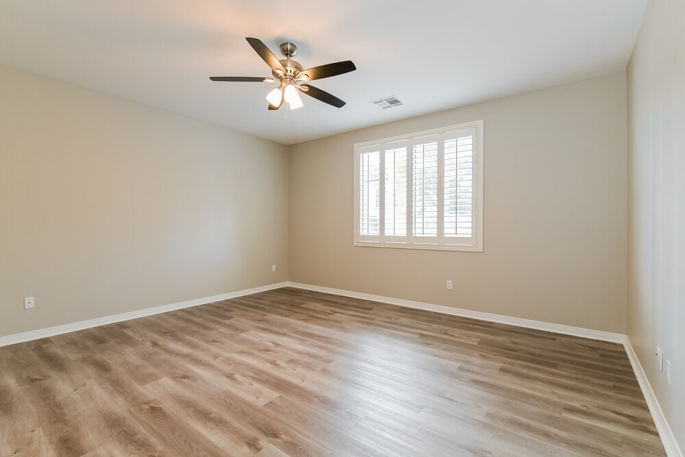 Building Photo - 868 Bussora Rose Dr
