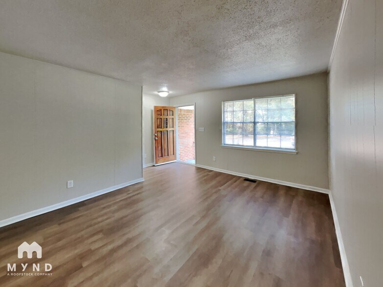 Building Photo - 713 Kingman Rd
