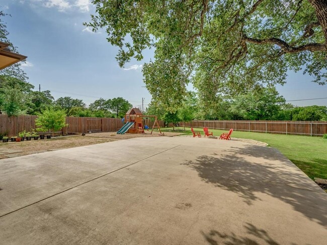 Building Photo - 318 Parkwest Dr