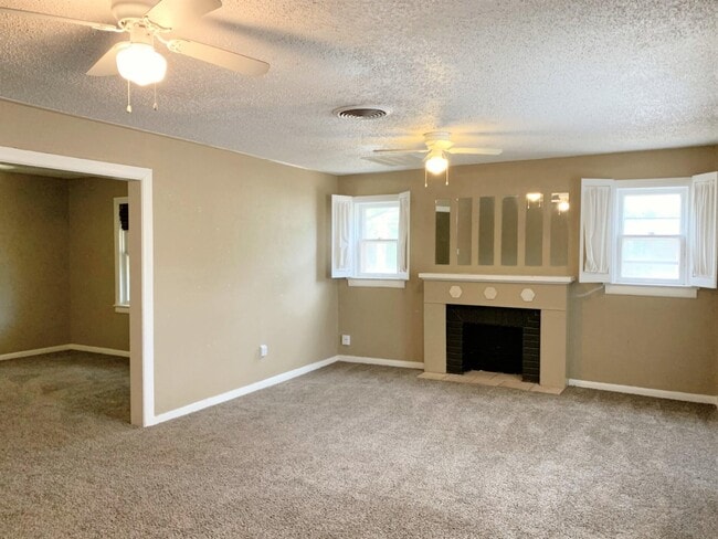 Building Photo - 2629 22nd St