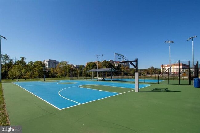 Building Photo - 2216 S Quincy St