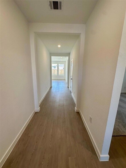 Building Photo - 10650 Ellerston Rd