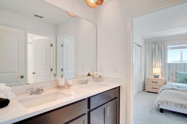 Building Photo - 9194 Seascape Cv