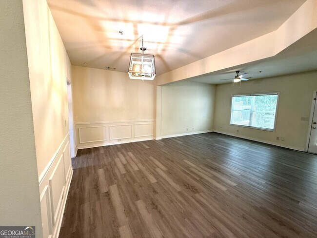 Building Photo - 207 Granite Way